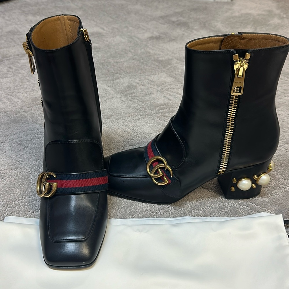 Gucci Betis Glamour Booties size 38